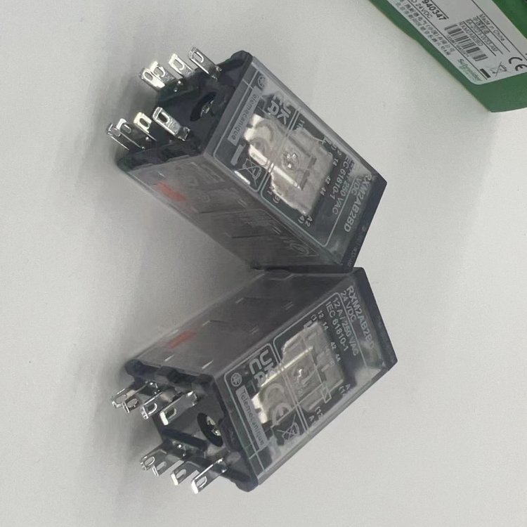 施耐德RXM系列普通型小型中间继电器RXM3AB2JD带LED低功耗高稳定
